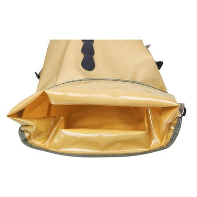 屋外キャンプ旅行用にカスタマイズされた 16L 防水デイバックパック